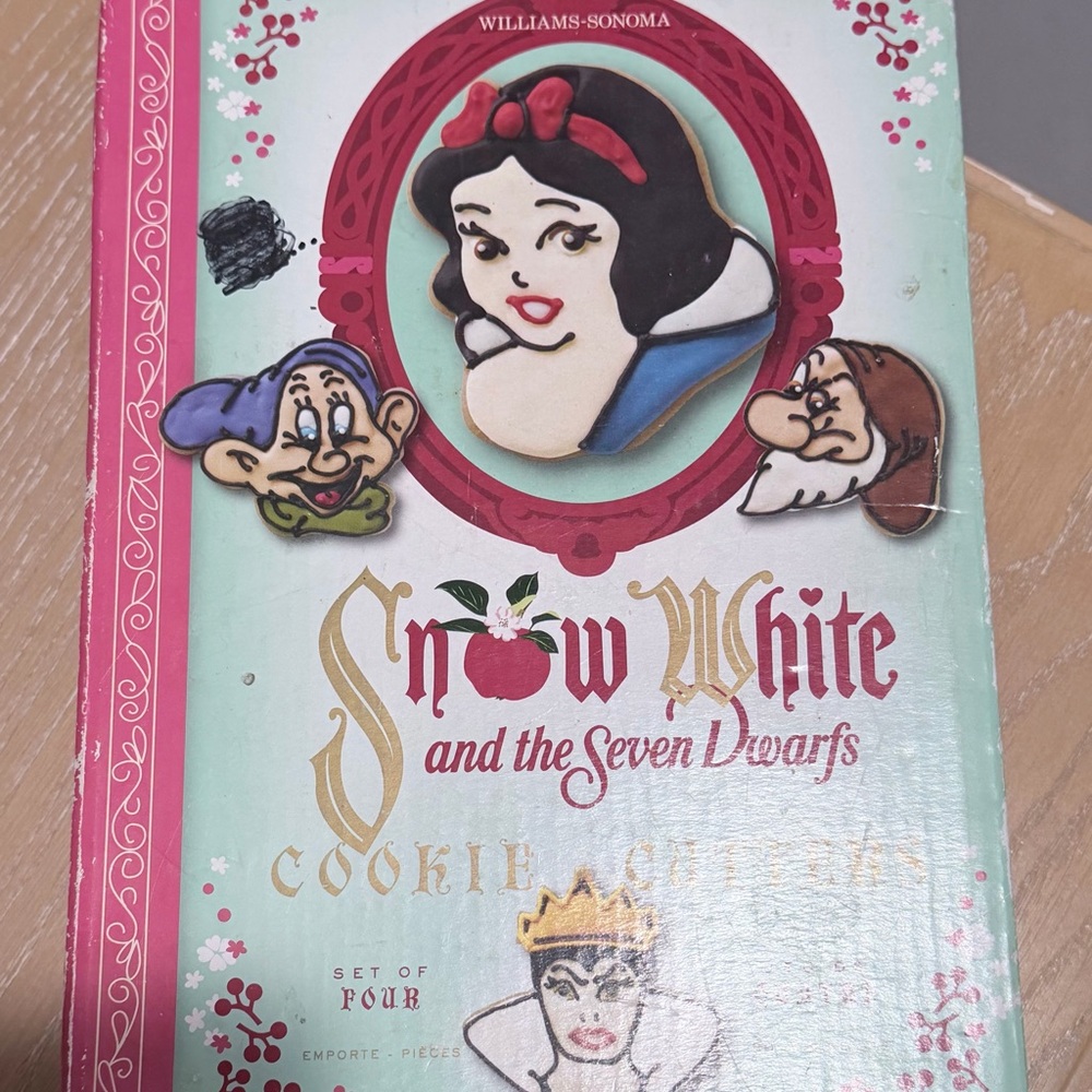 Vintage Disney Snow White and Dwarfs Cookie Cutters - Multicolor